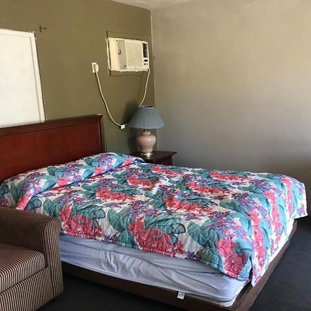 Hotel O Near Fanning Springs State Park Us Hwy 98 Old Town Bagian luar foto