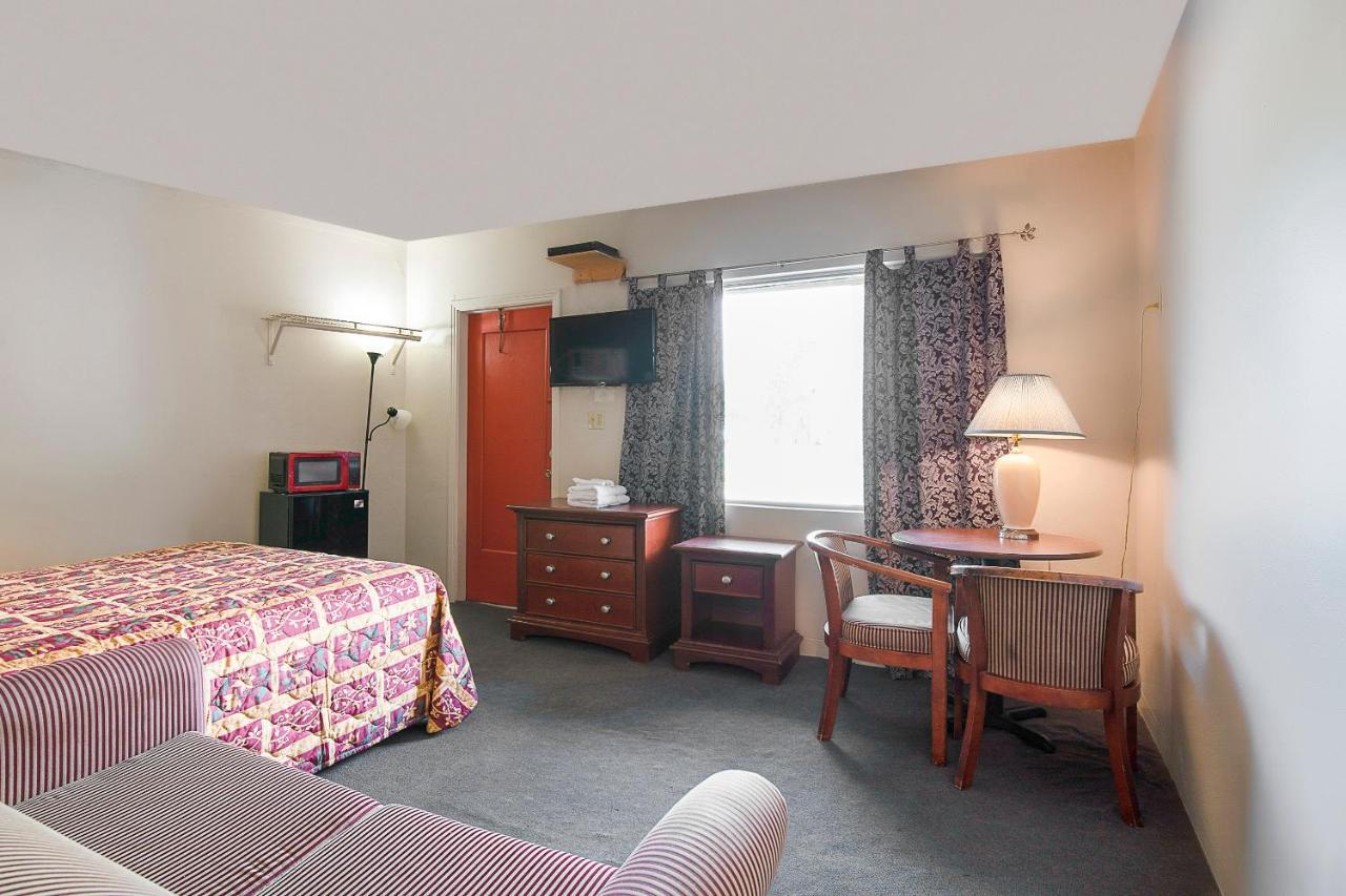 Hotel O Near Fanning Springs State Park Us Hwy 98 Old Town Bagian luar foto