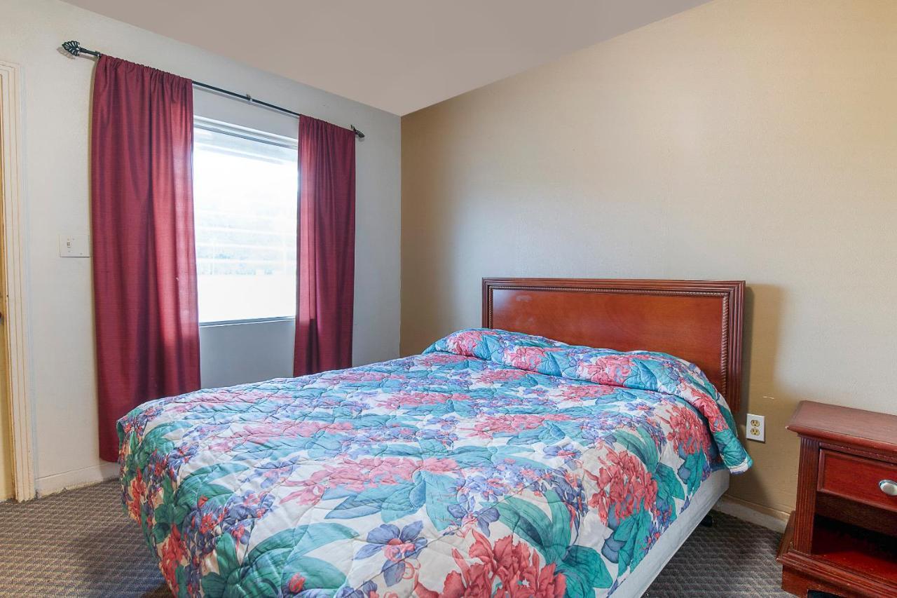 Hotel O Near Fanning Springs State Park Us Hwy 98 Old Town Bagian luar foto