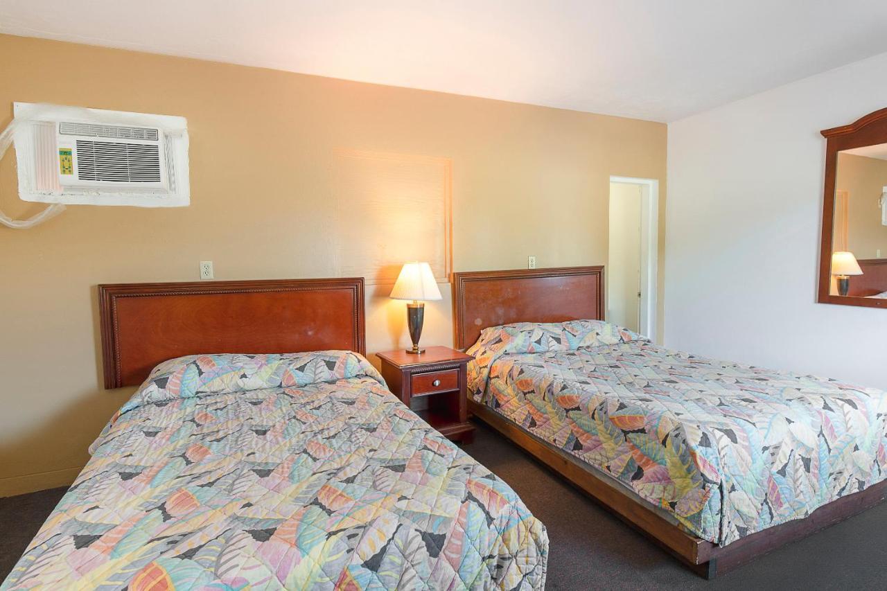 Hotel O Near Fanning Springs State Park Us Hwy 98 Old Town Bagian luar foto