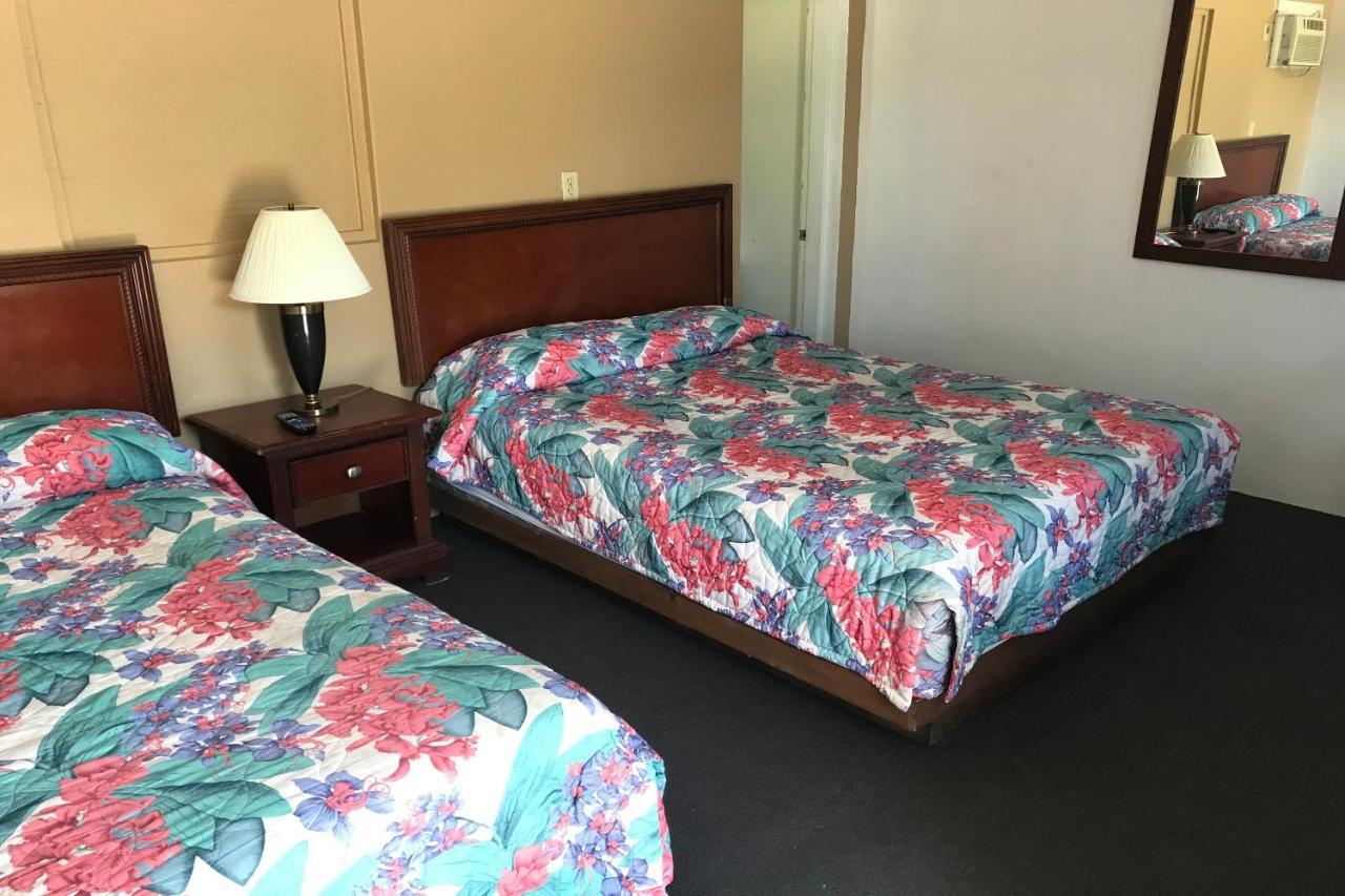 Hotel O Near Fanning Springs State Park Us Hwy 98 Old Town Bagian luar foto