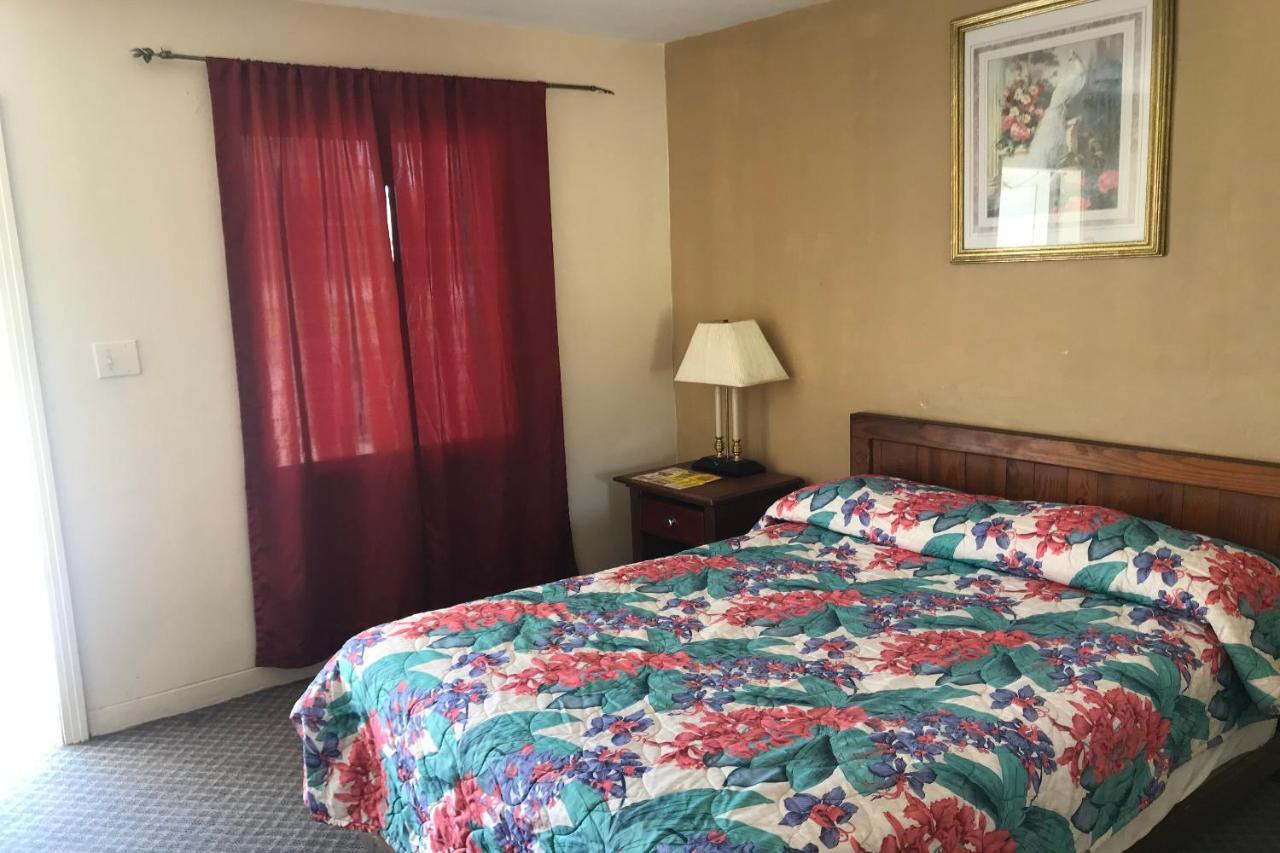 Hotel O Near Fanning Springs State Park Us Hwy 98 Old Town Bagian luar foto