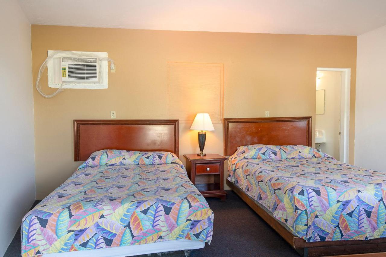 Hotel O Near Fanning Springs State Park Us Hwy 98 Old Town Bagian luar foto