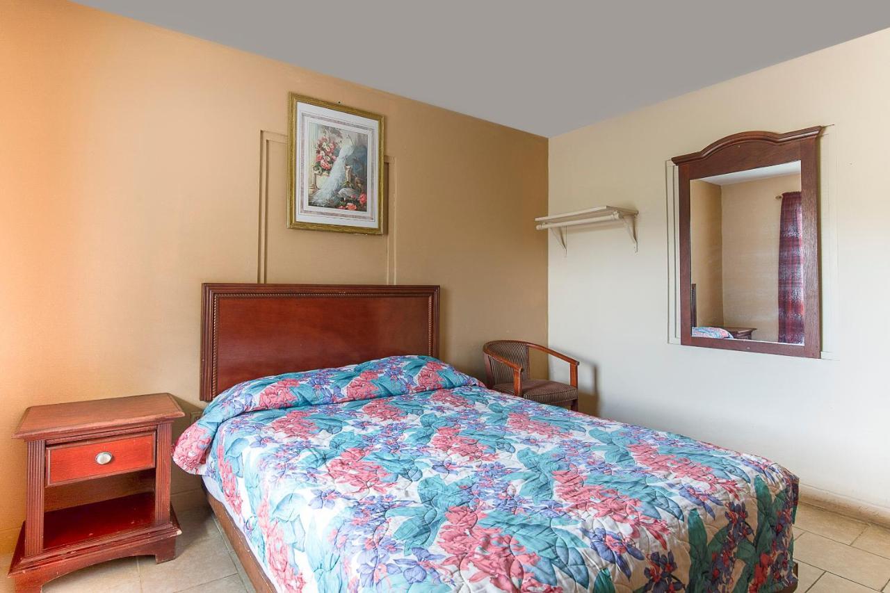 Hotel O Near Fanning Springs State Park Us Hwy 98 Old Town Bagian luar foto