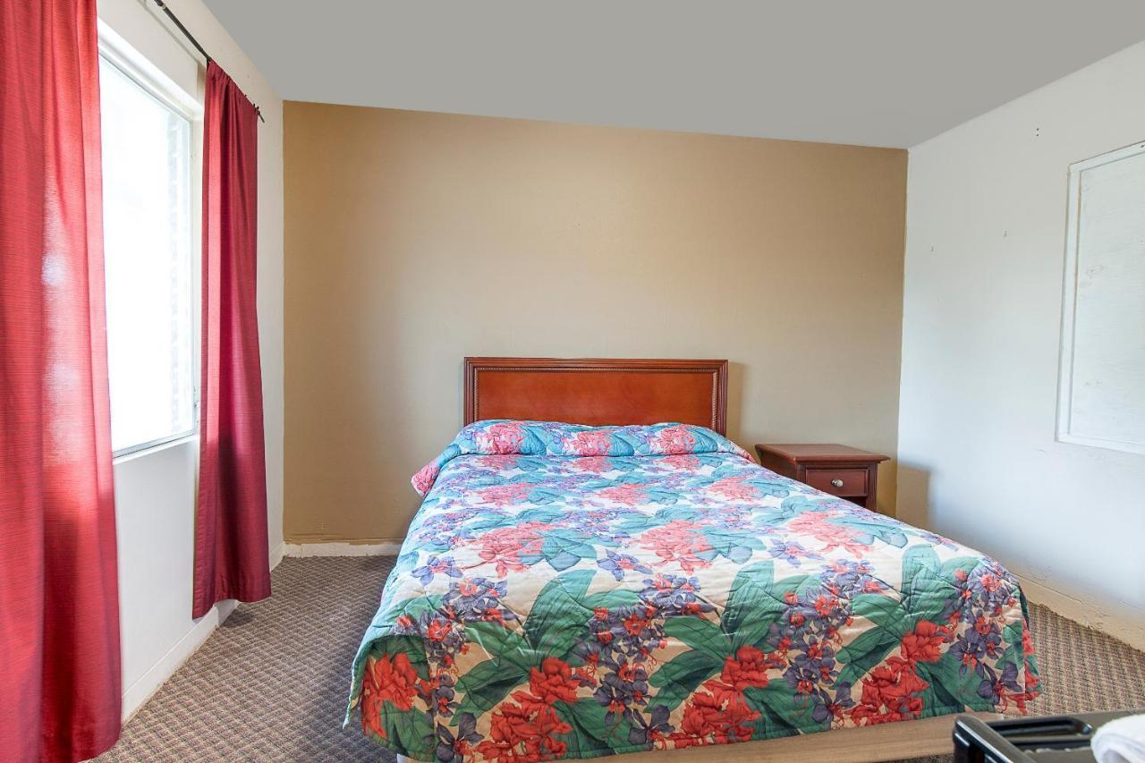 Hotel O Near Fanning Springs State Park Us Hwy 98 Old Town Bagian luar foto