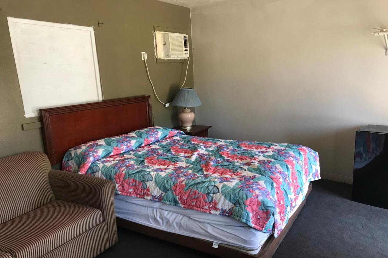 Hotel O Near Fanning Springs State Park Us Hwy 98 Old Town Bagian luar foto